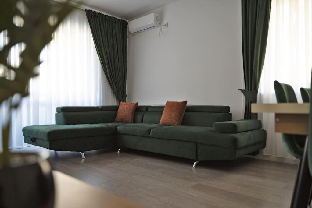 Eliza'S Apartment By Oasis Homes Орадеа Екстериор снимка